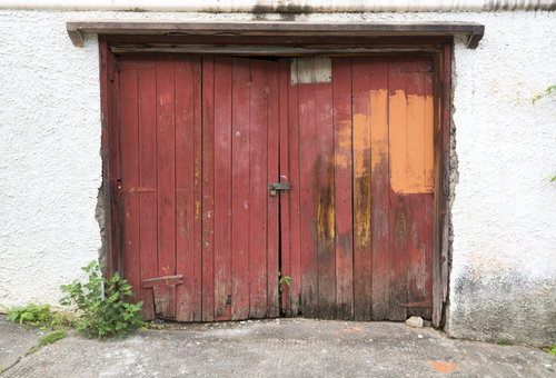 is your garage door safe from burglars